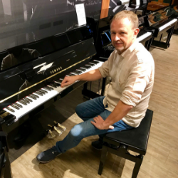 Lars tipsar om digitalpiano och akustiskt piano
