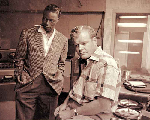 Bill Putnam (t.h.) tillsammans med Nat King Cole.