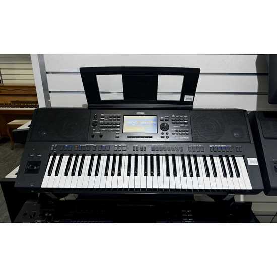 Yamaha PSR-SX700 (Begagnad)