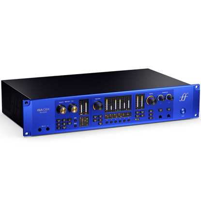 Ljudkortet Focusrite ISA C8X snett framifrån